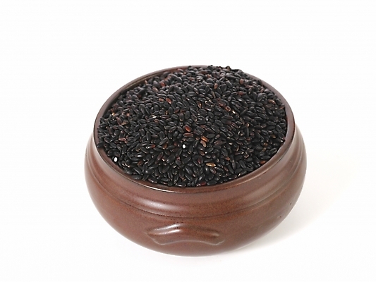 포토 JPG 스튜디오촬영 그릇 컬러 식재료 곡류 실내 누끼 사람없음 검은색 항아리 컬러푸드 검은쌀 흑미 국내포토 식기 쌀 도자기 파일형식