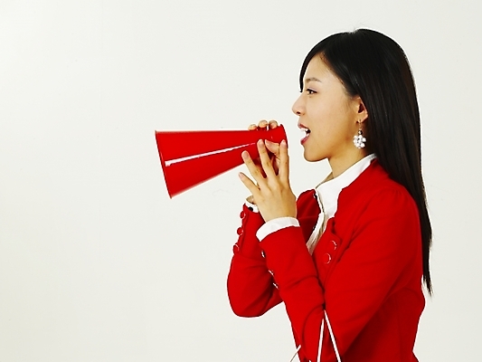 포토 JPG 스튜디오촬영 여자 부분 안내 한명 누끼 사람 동양인 상반신 20대 성인 쇼핑 청춘 확성기 한국인 알림 여자만 여자한명만 성인여자만 청년만 청년여자만 성인한명만 청년여자한명만 성인여자한명만 성인만 국내포토 1 컨셉 실내 인종 청년 파일형식