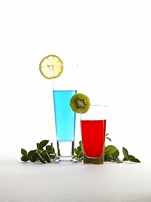 포토 JPG 스튜디오촬영 음료 음식 과일 디저트 잔 키위 사람없음 컵 주스 칵테일 과일주스 레몬 국내포토 식기 주류 실내 파일형식