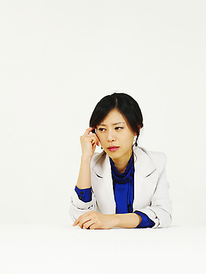 포토 JPG 스튜디오촬영 모델 여자 생각 비즈니스 부분 탁자 한명 사람 동양인 정장 상반신 20대 성인 비즈니스라이프 청춘 한국인 직장인 사무원 비즈니스우먼 고민 여자만 여자한명만 성인여자만 청년만 청년여자만 성인한명만 청년여자한명만 성인여자한명만 성인만 국내포토 직업 1 라이프스타일 옷 감정 가구 컨셉 실내 인종 청년 파일형식
