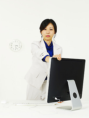 포토 JPG 스튜디오촬영 모델 여자 시계 비즈니스 탁자 한명 사람 동양인 정장 상반신 20대 성인 비즈니스라이프 컴퓨터 청춘 모니터 한국인 키보드 마우스 업무 직장인 사무원 비즈니스우먼 작업실 벽시계 오후 여자만 여자한명만 성인여자만 청년만 청년여자만 성인한명만 청년여자한명만 성인여자한명만 성인만 국내포토 직업 1 라이프스타일 옷 가구 컨셉 실내 인종 청년 전자제품 컴퓨터용품 작업 파일형식