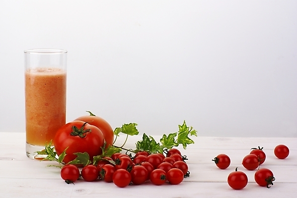 포토 JPG 스튜디오촬영 식물 웰빙 열매 음료 음식 잎 토마토 채소 방울토마토 디저트 건강 사람없음 장식 빨간색 주스 신선 과일주스 유기농 다이어트음식 무농약 국내포토 컬러 다이어트 과일 실내 파일형식