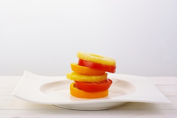 포토 JPG 스튜디오촬영 그릇 접시 음식 토마토 오렌지 과일 디저트 사람없음 장식 신선 파인애플 슬라이스 썬 국내포토 식기 채소 실내 열대과일 파일형식