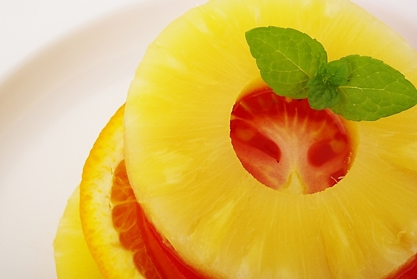 포토 JPG 스튜디오촬영 식물 음식 백그라운드 잎 과일 디저트 근접촬영 사람없음 장식 하이앵글 신선 파인애플 슬라이스 썬 국내포토 뷰포인트 실내 열대과일 파일형식