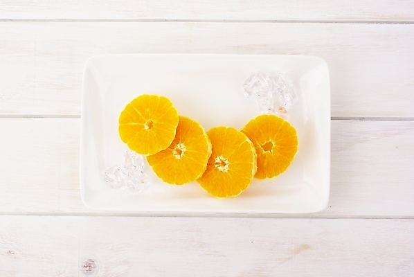 포토 JPG 스튜디오촬영 식물 그릇 접시 음식 오렌지 과일 디저트 귤 사람없음 장식 하이앵글 주황색 신선 슬라이스 제철과일 국내포토 식기 뷰포인트 컬러 실내 제철 파일형식