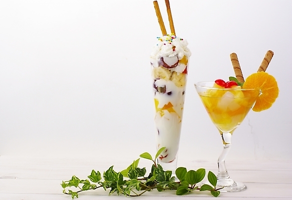 포토 JPG 스튜디오촬영 식물 음식 잎 오렌지 과일 디저트 잔 귤 사람없음 장식 제과 빵집 신선 파르페 후르츠칵테일 국내포토 식기 실내 제과제빵 상점 파일형식