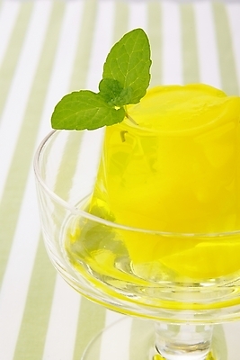 포토 JPG 음식 백그라운드 잎 과일 디저트 잔 실내 근접촬영 사람없음 장식 하이앵글 노란색 줄무늬 신선 달콤 복숭아 젤리 푸딩 황도 국내포토 식물 식기 뷰포인트 컬러 무늬 내부 맛 파일형식