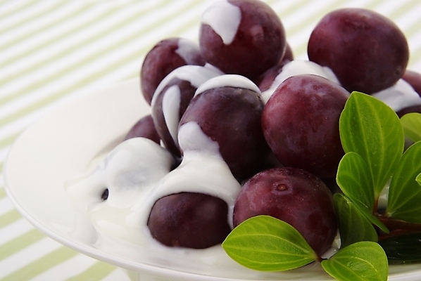 포토 JPG 식물 그릇 접시 열매 음식 백그라운드 잎 과일 포도 디저트 근접촬영 사람없음 장식 하이앵글 보라색 샐러드 신선 요거트 국내포토 식기 뷰포인트 컬러 유제품 파일형식