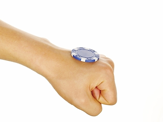 포토 JPG 스튜디오촬영 손 포즈 부분 놀이 레저 한손 누끼 손짓 신체부위 주먹 게임 포커칩 도박 손등 국내포토 놀이칩 모션 실내 사람 놀이용품 포커 파일형식