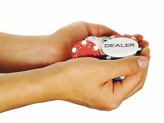 포토 JPG 스튜디오촬영 손 포즈 부분 놀이 레저 누끼 손짓 신체부위 양손 게임 포커칩 도박 국내포토 놀이칩 모션 실내 사람 놀이용품 포커 파일형식