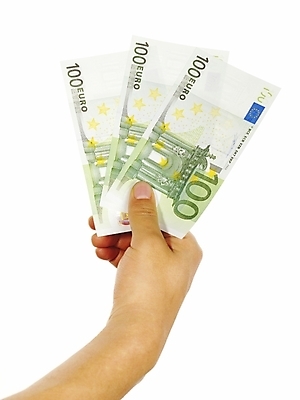 포토 JPG 스튜디오촬영 손 포즈 지폐 돈 부분 한손 누끼 손짓 신체부위 금융 경제 유로 환율 환전 국내포토 모션 실내 사람 재산 파일형식