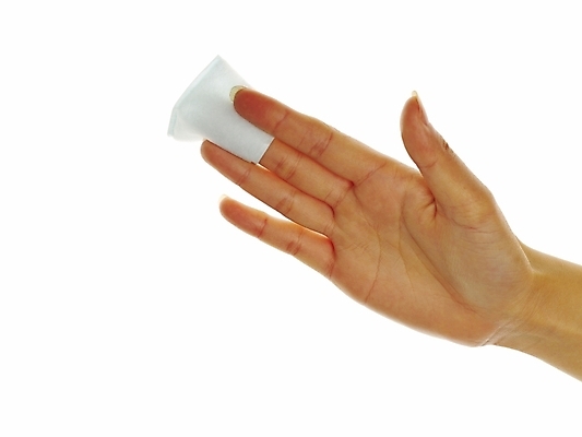 포토 JPG 스튜디오촬영 손 포즈 부분 한손 누끼 손짓 신체부위 화장 뷰티 미용용품 클렌징 화장솜 국내포토 모션 실내 사람 청결 화장용품 오브젝트 파일형식