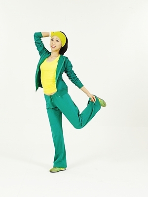 포토 JPG 스튜디오촬영 전신 모델 라이프스타일 웰빙 여자 포즈 다이어트 건강 두건 한명 누끼 사람 20대 성인 취미 라이프 생활 운동복 운동 헬스 한국인 머리띠 여자만 여자한명만 성인여자만 청년만 청년여자만 성인한명만 청년여자한명만 성인여자한명만 성인만 국내포토 1 옷 장신구 실내 동양인 청년 파일형식