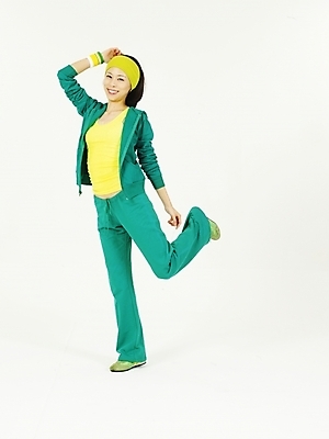 포토 JPG 스튜디오촬영 전신 모델 라이프스타일 웰빙 여자 포즈 다이어트 건강 두건 한명 누끼 사람 20대 성인 취미 라이프 생활 운동복 운동 헬스 한국인 머리띠 여자만 여자한명만 성인여자만 청년만 청년여자만 성인한명만 청년여자한명만 성인여자한명만 성인만 국내포토 1 옷 장신구 실내 동양인 청년 파일형식