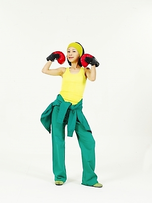 포토 JPG 스튜디오촬영 전신 모델 라이프스타일 웰빙 여자 포즈 다이어트 건강 두건 한명 누끼 사람 20대 성인 취미 라이프 생활 운동복 운동 헬스 권투 한국인 글러브 글로브 머리띠 권투글러브 여자만 여자한명만 성인여자만 청년만 청년여자만 성인한명만 청년여자한명만 성인여자한명만 성인만 국내포토 1 옷 스포츠용품 장갑 장신구 실내 동양인 청년 격투기 파일형식