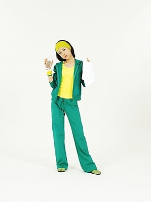 포토 JPG 스튜디오촬영 전신 모델 라이프스타일 웰빙 여자 포즈 다이어트 건강 두건 한명 누끼 사람 20대 성인 취미 라이프 생활 물 운동복 수건 운동 헬스 한국인 머리띠 물통 식수 여자만 여자한명만 성인여자만 청년만 청년여자만 성인한명만 청년여자한명만 성인여자한명만 성인만 국내포토 자연요소 1 옷 장신구 실내 동양인 청년 위생용품 파일형식