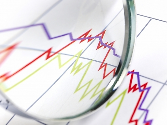 포토 JPG 스튜디오촬영 문자 기호 비즈니스 통계 돋보기 그래프 사람없음 경제 확대 꺾은선그래프 서류판 국내포토 실내 사무용품 파일형식