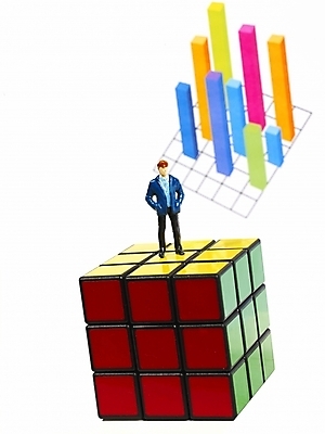 포토 JPG 스튜디오촬영 문자 기호 남자 인형 비즈니스 인체모형 통계 그래프 사람없음 경제 피규어 성장 퍼즐 큐브 막대그래프 프라모델 서류판 남자만 국내포토 실내 사람 장난감 모형 사무용품 미니어처 파일형식