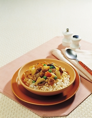 포토 JPG 그릇 식기 접시 한식 음식 밥 한국 실내 근접촬영 사람없음 세로 숟가락 식사 고기덮밥 국내포토 아시아 뷰포인트 수저 내부 덮밥 파일형식