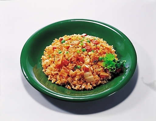 포토 JPG 그릇 식기 접시 한식 음식 밥 한국 실내 근접촬영 사람없음 가로 완두콩 김치볶음밥 국내포토 아시아 뷰포인트 콩 내부 볶음밥 파일형식