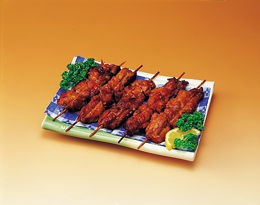 포토 JPG 그릇 접시 음식 실내 파슬리 근접촬영 사람없음 가로 치킨 레몬 닭꼬치 국내포토 식기 뷰포인트 채소 과일 내부 닭고기 꼬치 닭고기요리 파일형식