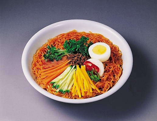 포토 JPG 그릇 식기 음식 실내 근접촬영 사람없음 가로 대접 라면 면류 분식 비빔면 국내포토 뷰포인트 내부 파일형식