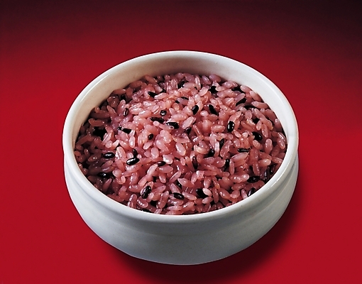 포토 JPG 그릇 식기 한식 음식 컬러 밥 한국 실내 근접촬영 사람없음 가로 빨간색 한그릇 흑미밥 국내포토 1 아시아 뷰포인트 내부 파일형식