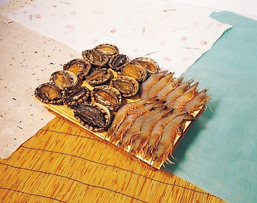 포토 JPG 식재료 어패류 새우 도마 실내 근접촬영 사람없음 가로 커튼 전복 생새우 국내포토 동물 뷰포인트 주방용품 갑각류 내부 파일형식