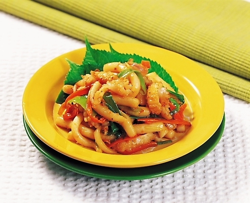 포토 JPG 그릇 식기 접시 한식 음식 한국 실내 근접촬영 사람없음 가로 면류 면 해산물 국수 볶음우동 국내포토 아시아 뷰포인트 내부 우동 파일형식