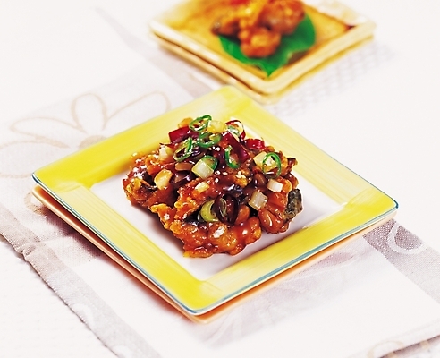 포토 JPG 그릇 음식 반찬 실내 근접촬영 사람없음 닭강정 국내포토 식기 뷰포인트 내부 치킨 파일형식