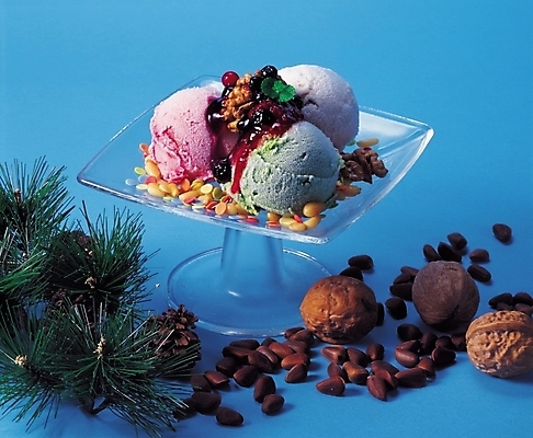 포토 JPG 음식 아이스크림 디저트 실내 근접촬영 사람없음 가로 초콜릿 호두 솔방울 국내포토 뷰포인트 내부 견과류 파일형식