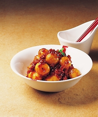 포토 JPG 그릇 한식 음식 젓가락 반찬 실내 근접촬영 사람없음 감자조림 국내포토 식기 뷰포인트 수저 내부 조림 파일형식