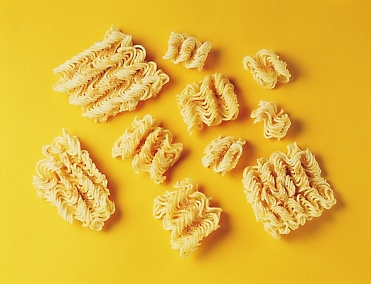 포토 JPG 음식 컬러 실내 근접촬영 사람없음 가로 노란색 라면 면류 분식 생라면 국내포토 뷰포인트 내부 파일형식