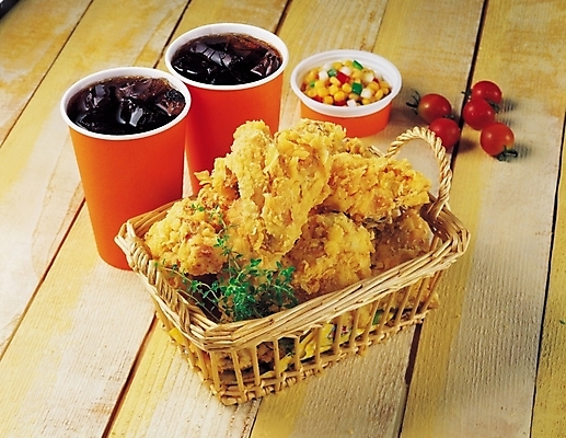 포토 JPG 음식 방울토마토 패스트푸드 실내 근접촬영 사람없음 가로 프라이드치킨 샐러드 닭 콜라 콘샐러드 국내포토 뷰포인트 토마토 조류 내부 치킨 인스턴트 탄산음료 파일형식