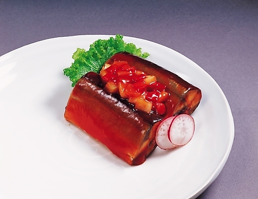 포토 JPG 그릇 접시 한식 음식 반찬 실내 사람없음 고등어 고등어조림 국내포토 식기 어류 내부 조림 파일형식