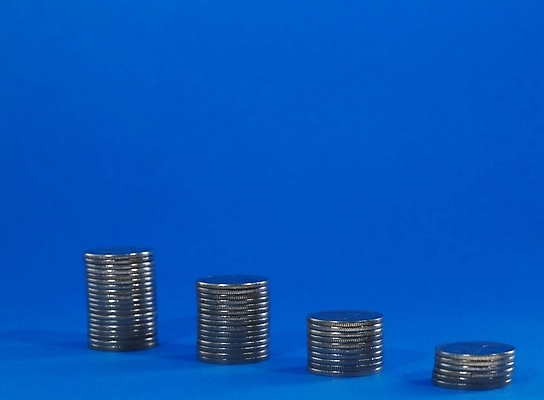 포토 JPG 스튜디오촬영 실루엣 돈 그림자 사람없음 금융 경제 동전 원화 하락 오백원 오브젝트 국내포토 컨셉 촬영기법 실내 재산 파일형식