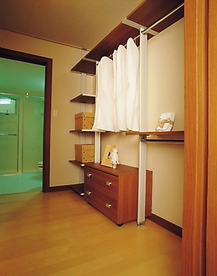 포토 JPG 현대건축 건축 가구 선반 실내 사람없음 세로 인테리어 상자 장롱 옷걸이 서랍장 드레스룸 국내포토 디자인 생활용품 내부 파일형식