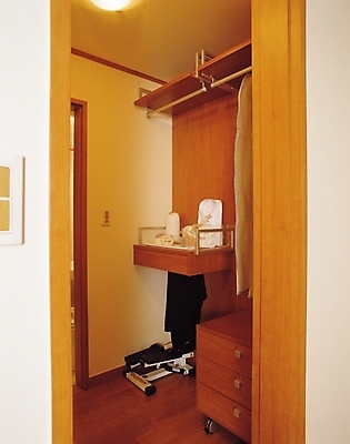 포토 JPG 현대건축 건축 가구 조명 선반 실내 사람없음 세로 인테리어 방 장롱 옷걸이 서랍장 국내포토 디자인 생활용품 내부 파일형식