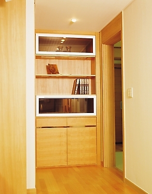 포토 JPG 시설물 현대건축 건축 조명 실내 사람없음 책 세로 인테리어 서랍장 국내포토 건축물 디자인 가구 내부 파일형식