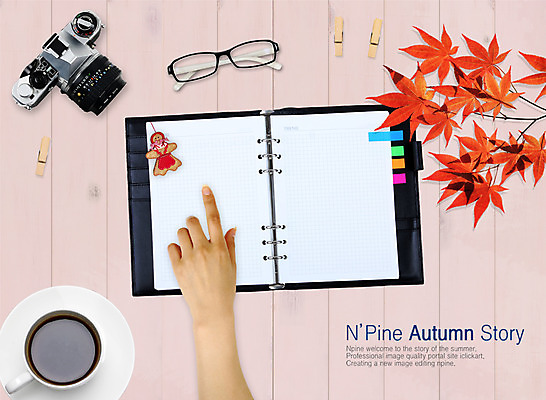 PSD 편집 편집이미지 손 사계절 계절 안경 커피 음료 음식 백그라운드 단풍 자연 문구용품 집게 손짓 신체부위 카메라 다이어리 가을 가리킴 커피잔 디지털합성 합성 이미지편집 잡화 잎 모션 잔 사람 전자제품 사무용품 오브젝트 생태계 파일형식