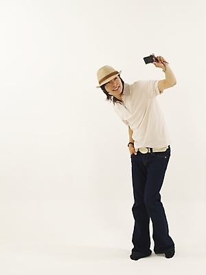 포토 JPG 스튜디오촬영 전신 모델 모자 라이프스타일 남자 감정 여행 포즈 휴가 표정 사랑 한명 서기 미소 웃음 누끼 사람 20대 성인 취미 청춘 카메라 촬영 한국인 디지털카메라 셀프카메라 폴라로이드 남자만 남자한명만 성인남자만 청년만 청년남자만 청년남자한명만 성인한명만 성인남자한명만 성인만 국내포토 1 잡화 컨셉 모션 실내 동양인 청년 생활 전자제품 사진촬영 파일형식