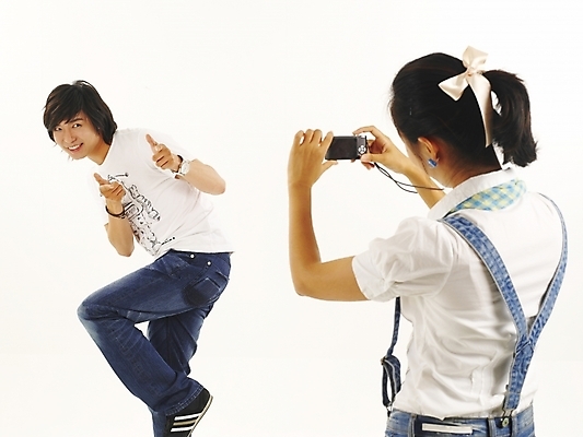 포토 JPG 스튜디오촬영 모델 라이프스타일 커플 여자 남자 한쌍 여행 포즈 부분 휴가 사랑 서기 사람 상반신 20대 취미 두명 뒷모습 청춘 카메라 사진촬영 한국인 기념촬영 청년만 성인만 국내포토 감정 뷰포인트 컨셉 관계 모션 실내 동양인 청년 생활 전자제품 촬영 파일형식