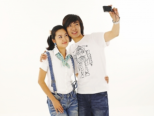 포토 JPG 스튜디오촬영 모델 라이프스타일 커플 여자 남자 한쌍 여행 포즈 부분 휴가 사랑 서기 누끼 사람 상반신 20대 취미 두명 청춘 카메라 사진촬영 한국인 기념촬영 청년만 성인만 국내포토 감정 컨셉 관계 모션 실내 동양인 청년 생활 전자제품 촬영 파일형식