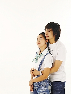 포토 JPG 스튜디오촬영 모델 라이프스타일 커플 여자 남자 한쌍 여행 포즈 부분 휴가 사랑 서기 누끼 사람 상반신 20대 취미 두명 청춘 한국인 청년만 성인만 국내포토 감정 컨셉 관계 모션 실내 동양인 청년 생활 파일형식