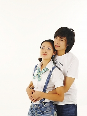 포토 JPG 스튜디오촬영 모델 라이프스타일 커플 여자 남자 한쌍 여행 포즈 부분 휴가 사랑 서기 누끼 사람 상반신 20대 취미 두명 청춘 한국인 청년만 성인만 국내포토 감정 컨셉 관계 모션 실내 동양인 청년 생활 파일형식