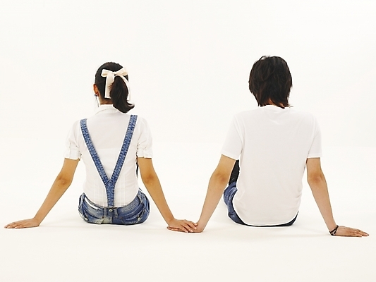 포토 JPG 스튜디오촬영 모델 라이프스타일 커플 여자 남자 한쌍 여행 포즈 부분 휴가 사랑 누끼 사람 앉기 상반신 20대 취미 두명 뒷모습 청춘 청년만 성인만 국내포토 감정 뷰포인트 컨셉 관계 모션 실내 청년 생활 파일형식