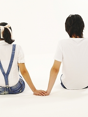 포토 JPG 스튜디오촬영 모델 라이프스타일 커플 여자 남자 한쌍 여행 포즈 부분 휴가 사랑 누끼 사람 앉기 상반신 20대 취미 두명 뒷모습 청춘 청년만 성인만 국내포토 감정 뷰포인트 컨셉 관계 모션 실내 청년 생활 파일형식