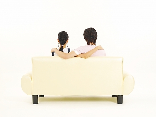 포토 JPG 스튜디오촬영 모델 라이프스타일 커플 여자 남자 한쌍 포즈 가구 부분 누끼 사람 앉기 상반신 20대 두명 뒷모습 청춘 소파 청년만 성인만 국내포토 뷰포인트 생활용품 컨셉 의자 관계 모션 실내 청년 생활 파일형식