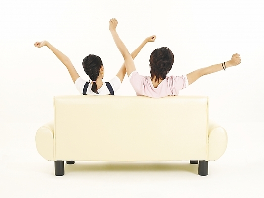 포토 JPG 스튜디오촬영 모델 라이프스타일 커플 여자 남자 한쌍 포즈 가구 부분 사랑 누끼 사람 앉기 상반신 20대 두명 뒷모습 청춘 소파 지루함 청년만 성인만 국내포토 감정 뷰포인트 생활용품 컨셉 의자 관계 모션 실내 청년 생활 파일형식