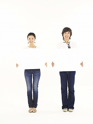 포토 JPG 스튜디오촬영 전신 모델 커플 여자 남자 행복 한쌍 포즈 안내 알림판 사랑 서기 누끼 사람 이벤트 20대 두명 청춘 한국인 알림 청년만 성인만 국내포토 감정 컨셉 관계 모션 실내 동양인 청년 파일형식